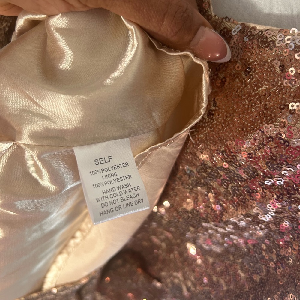 NWT De Novo Women’s Sequin Rose Gold Dress. Size M - Picture 13 of 16